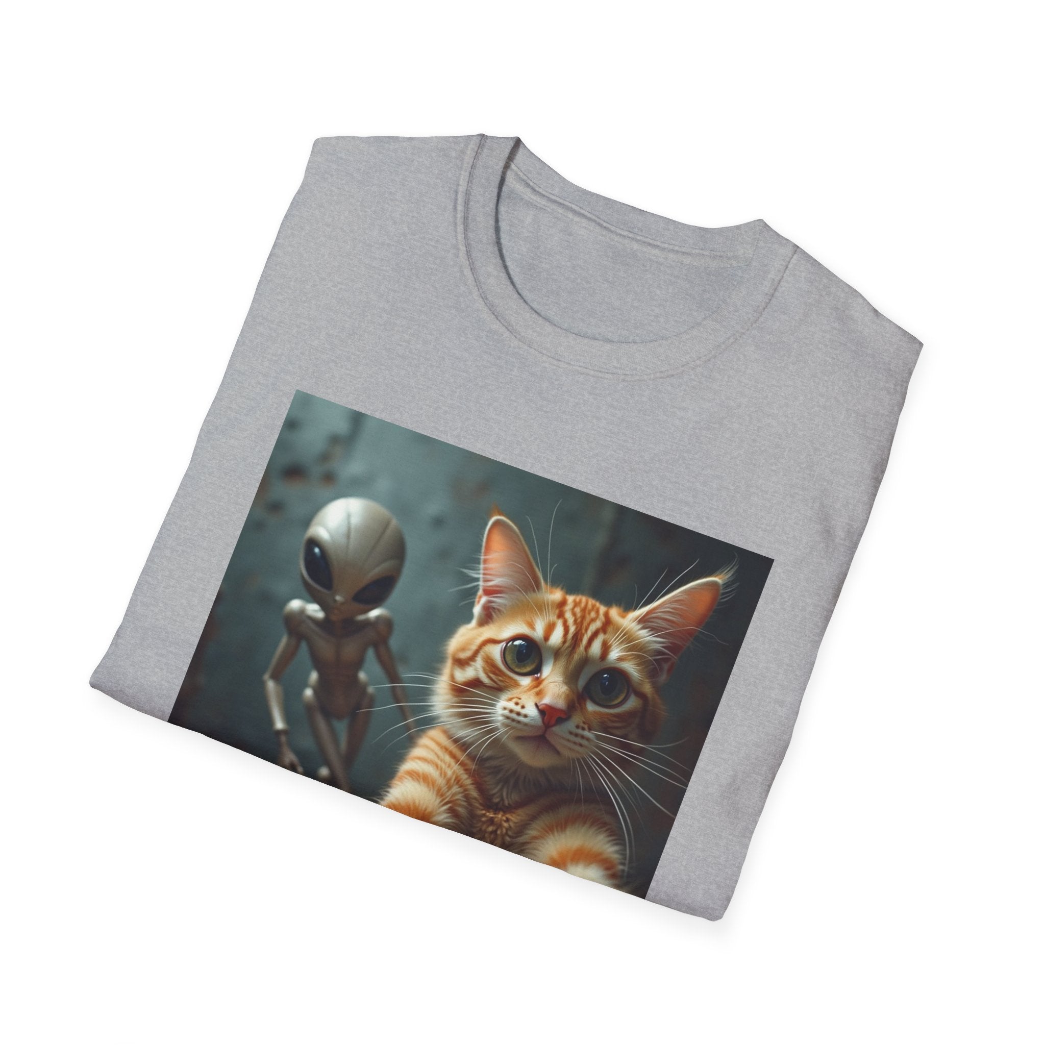 Camiseta Selfie Extraterrestre — Camiseta con gráfico de un lindo gato pelirrojo y un amigo OVNI