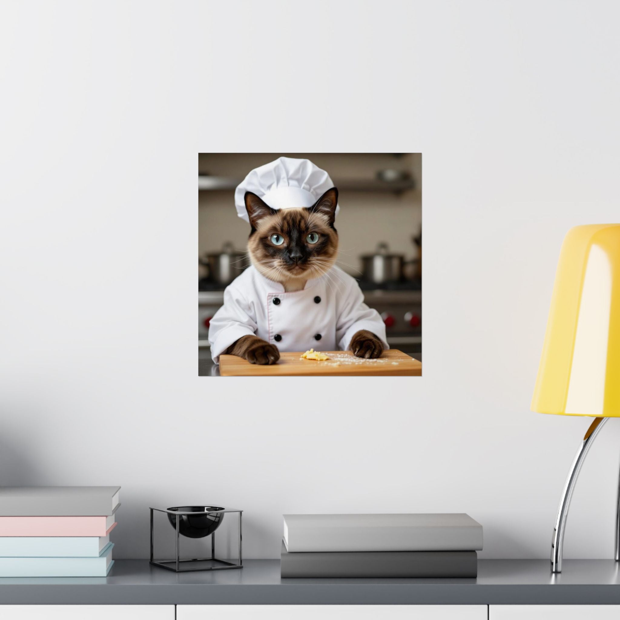 Póster de gato chef: adorable gato siamés con traje de chef, arte mural vertical mate