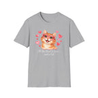 Todo lo que necesitas es amor... y una camiseta de gato — Linda camiseta de gatito con gafas de sol y corazón