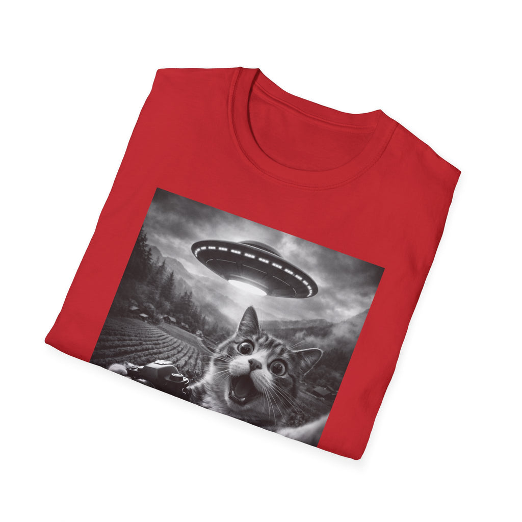 Cat UFO Selfie T-Shirt — Cute Alien Abduction Cat Graphic Tee
