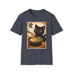 Camiseta de gato ramen: un adorable gato negro comiendo ramen, personaje vintage japonés de amor.