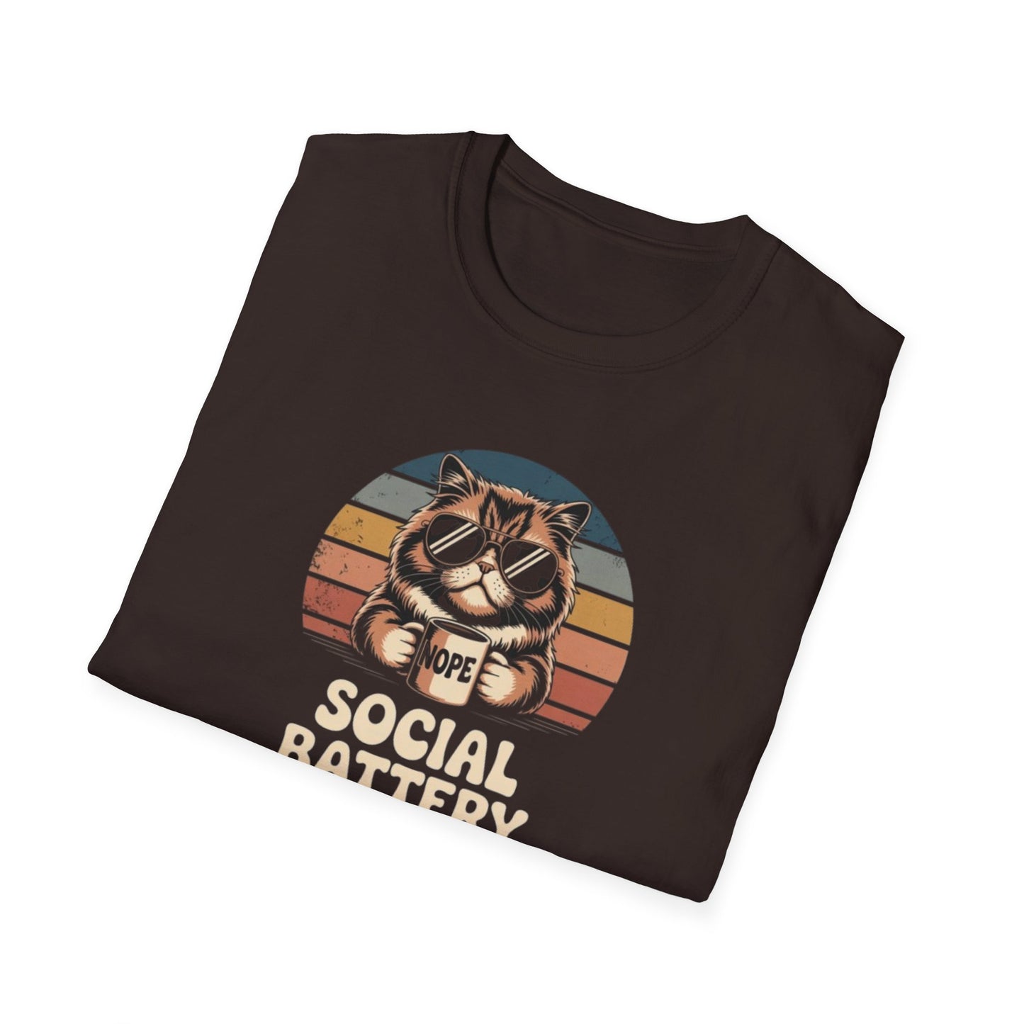 Camiseta gráfica retro de gato con batería baja