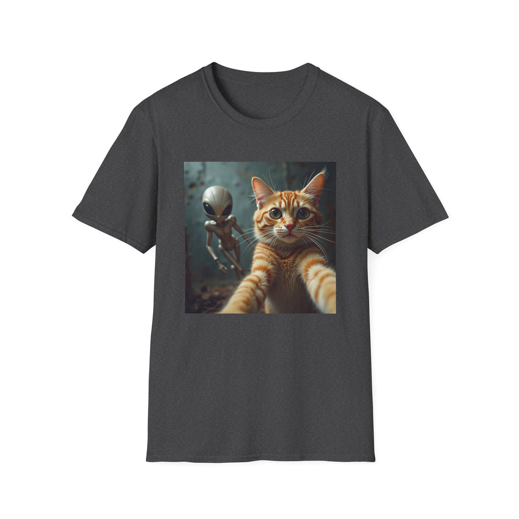 Camiseta Selfie Extraterrestre — Camiseta con gráfico de un lindo gato pelirrojo y un amigo OVNI