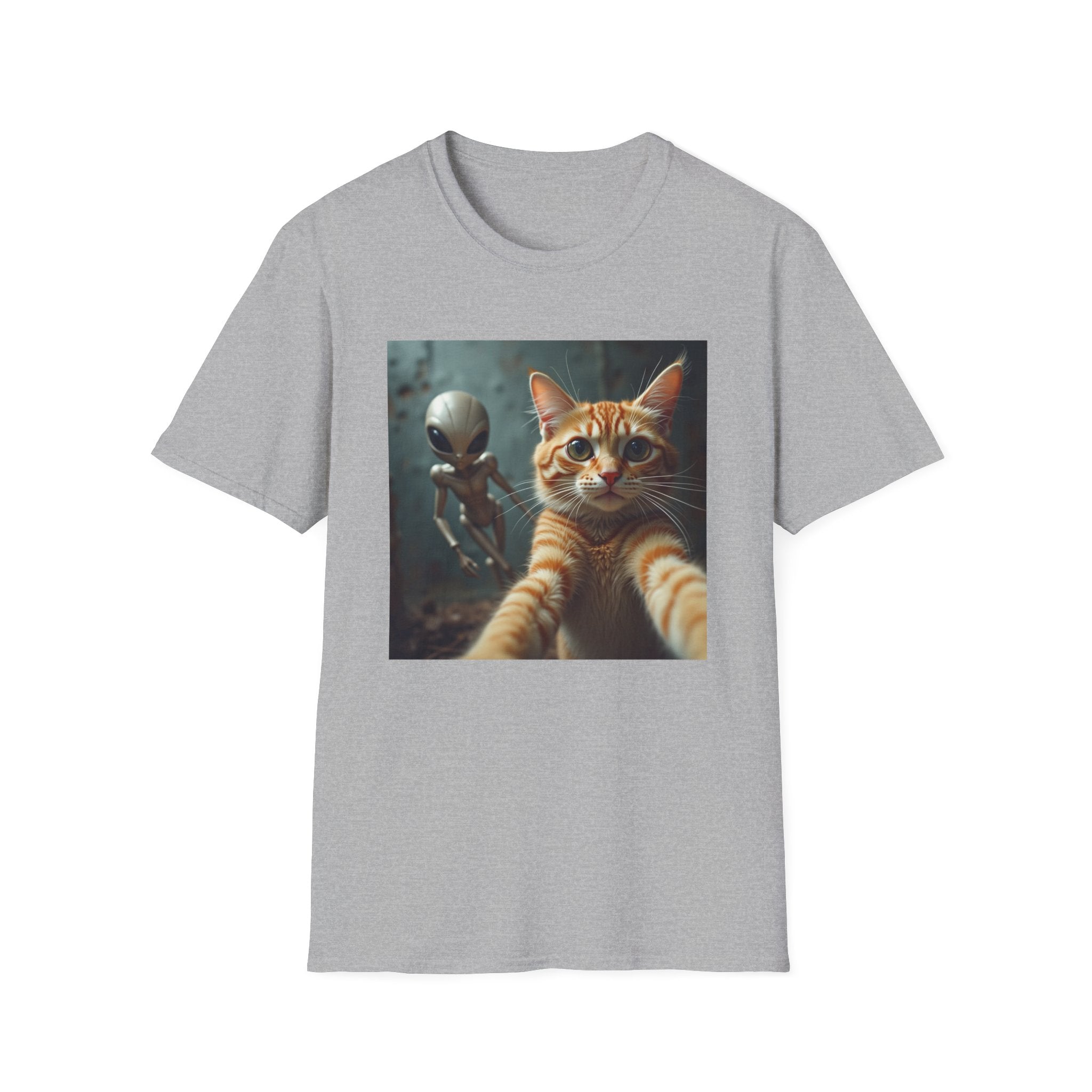 Camiseta Selfie Extraterrestre — Camiseta con gráfico de un lindo gato pelirrojo y un amigo OVNI