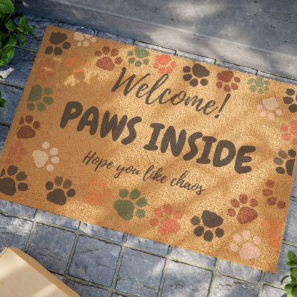 Felpudo de fibra de coco con estampado de patas de mascota "¡Bienvenidos! ¡Patas adentro!"