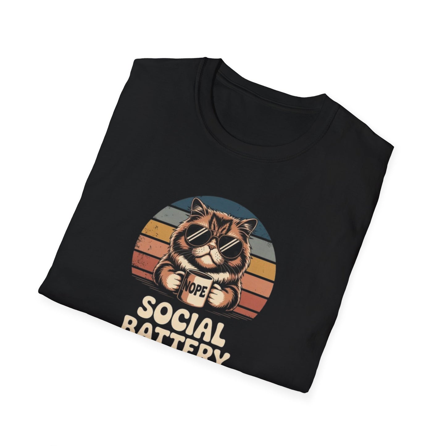 Camiseta gráfica retro de gato con batería baja