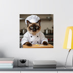 Póster de gato chef: adorable gato siamés con traje de chef, arte mural vertical mate