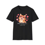 Todo lo que necesitas es amor... y una camiseta de gato — Linda camiseta de gatito con gafas de sol y corazón