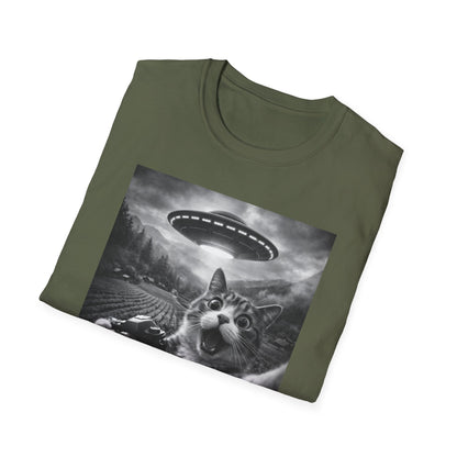 Camiseta de gato OVNI Selfie: adorable camiseta con gráfico de gato con abducción extraterrestre