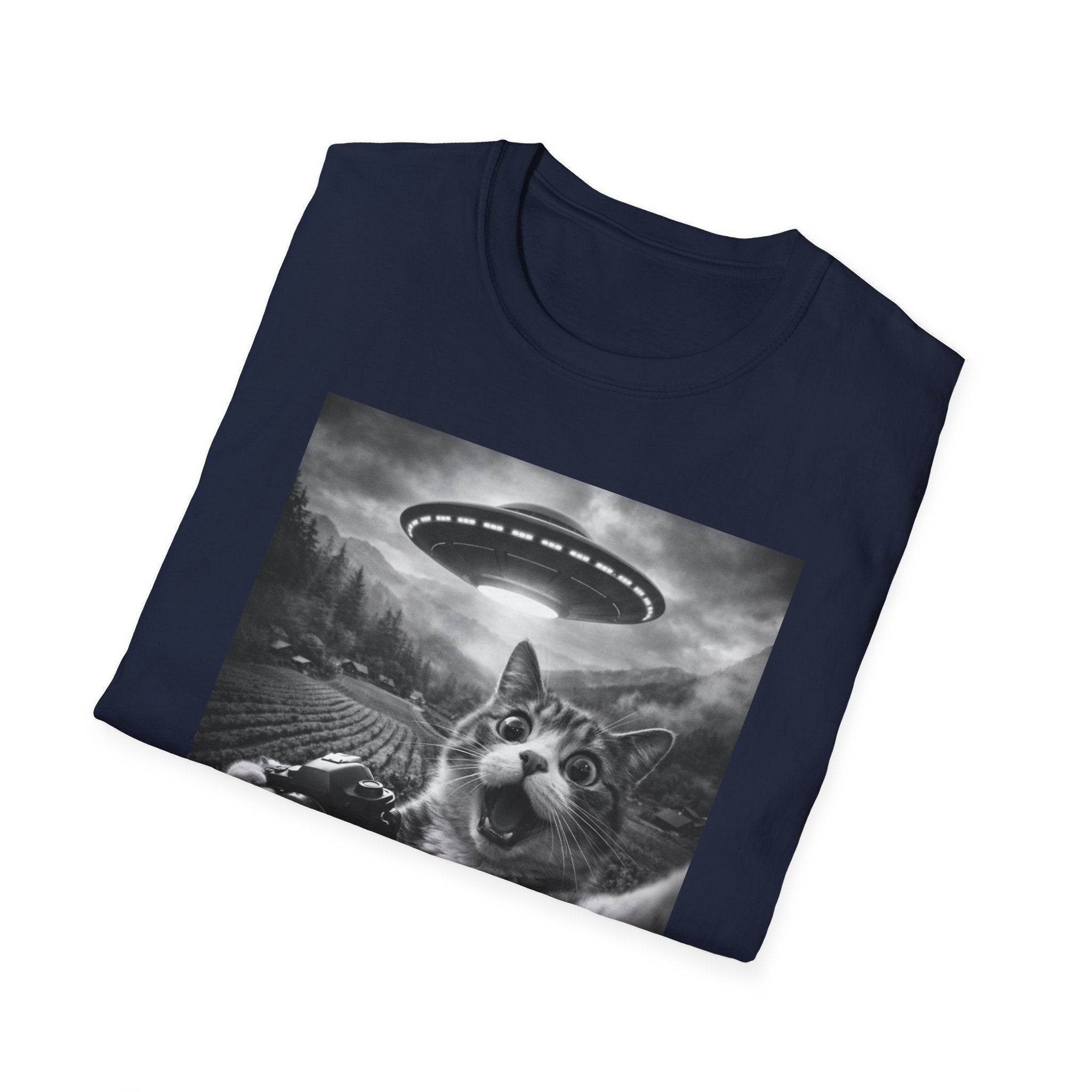 Camiseta de gato OVNI Selfie: adorable camiseta con gráfico de gato con abducción extraterrestre