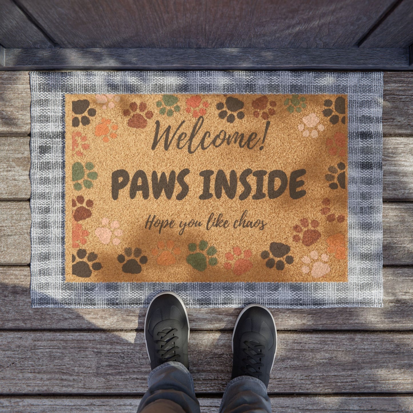 Felpudo de fibra de coco con estampado de patas de mascota "¡Bienvenidos! ¡Patas adentro!"