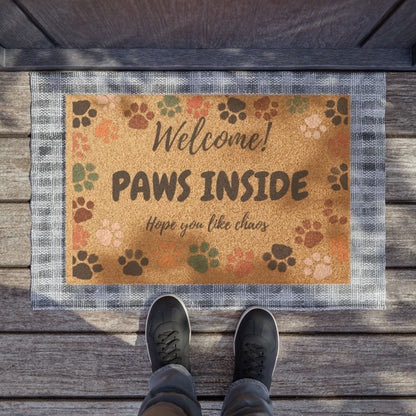 Felpudo de fibra de coco con estampado de patas de mascota "¡Bienvenidos! ¡Patas adentro!"