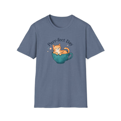 Camiseta de gato en taza de té