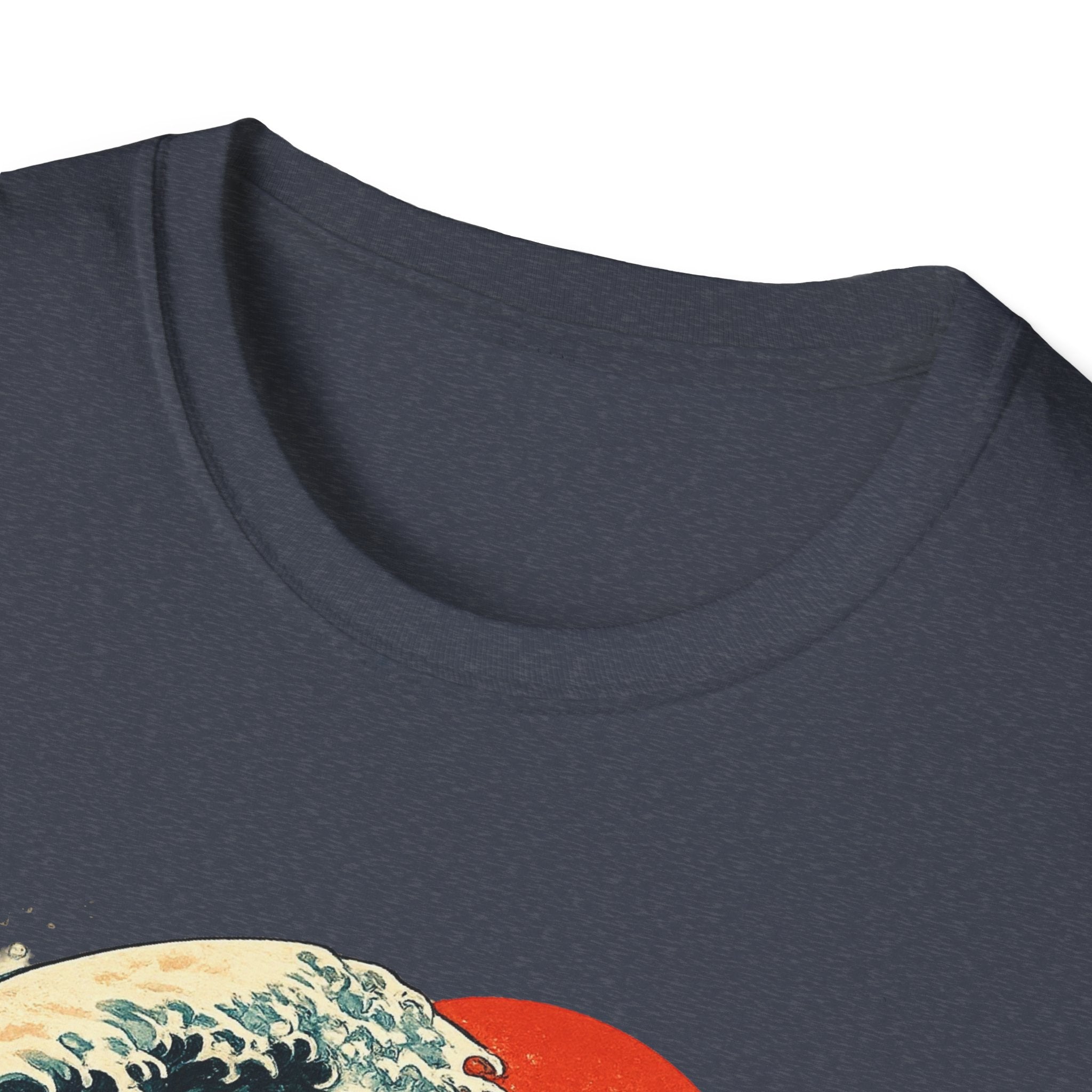 Camiseta Surfing Cat — Camiseta con gráfico de atardecer estilo japonés con olas retro