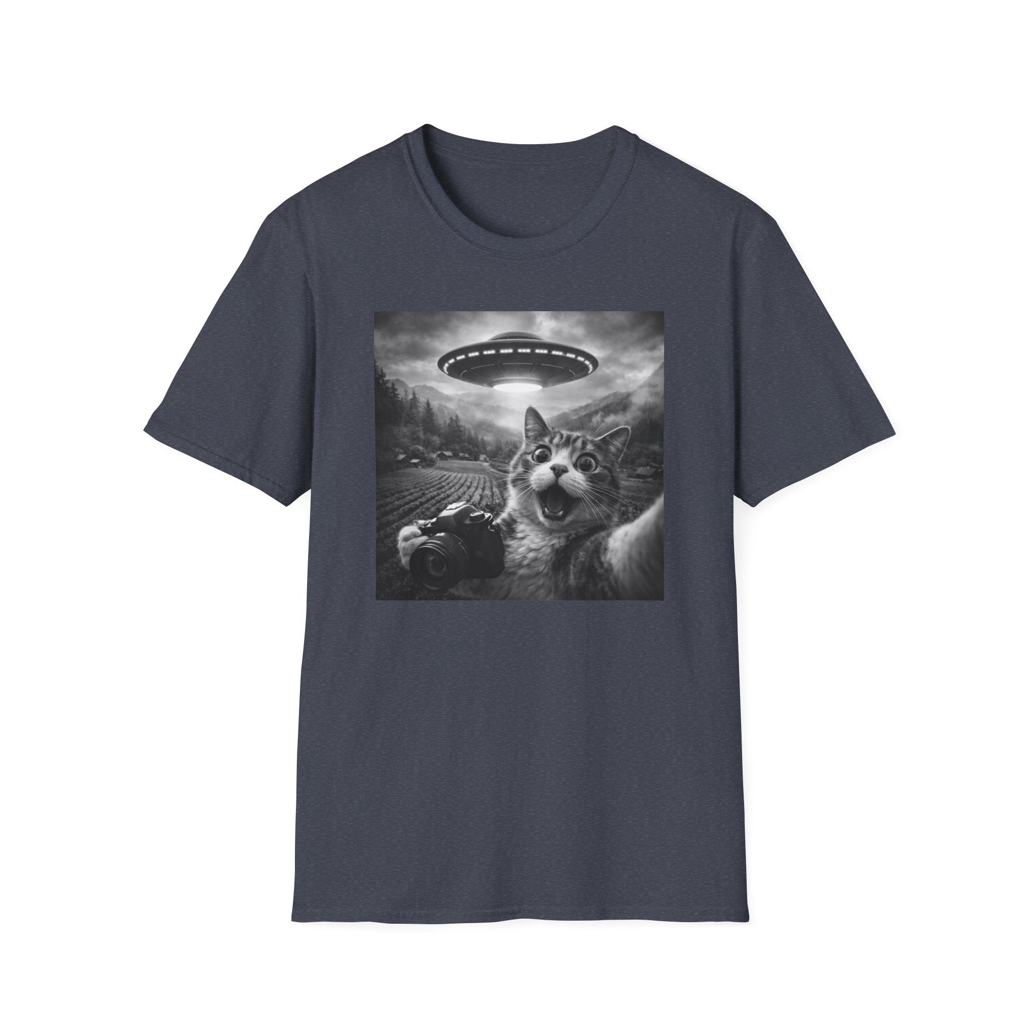 Camiseta de gato OVNI Selfie: adorable camiseta con gráfico de gato con abducción extraterrestre