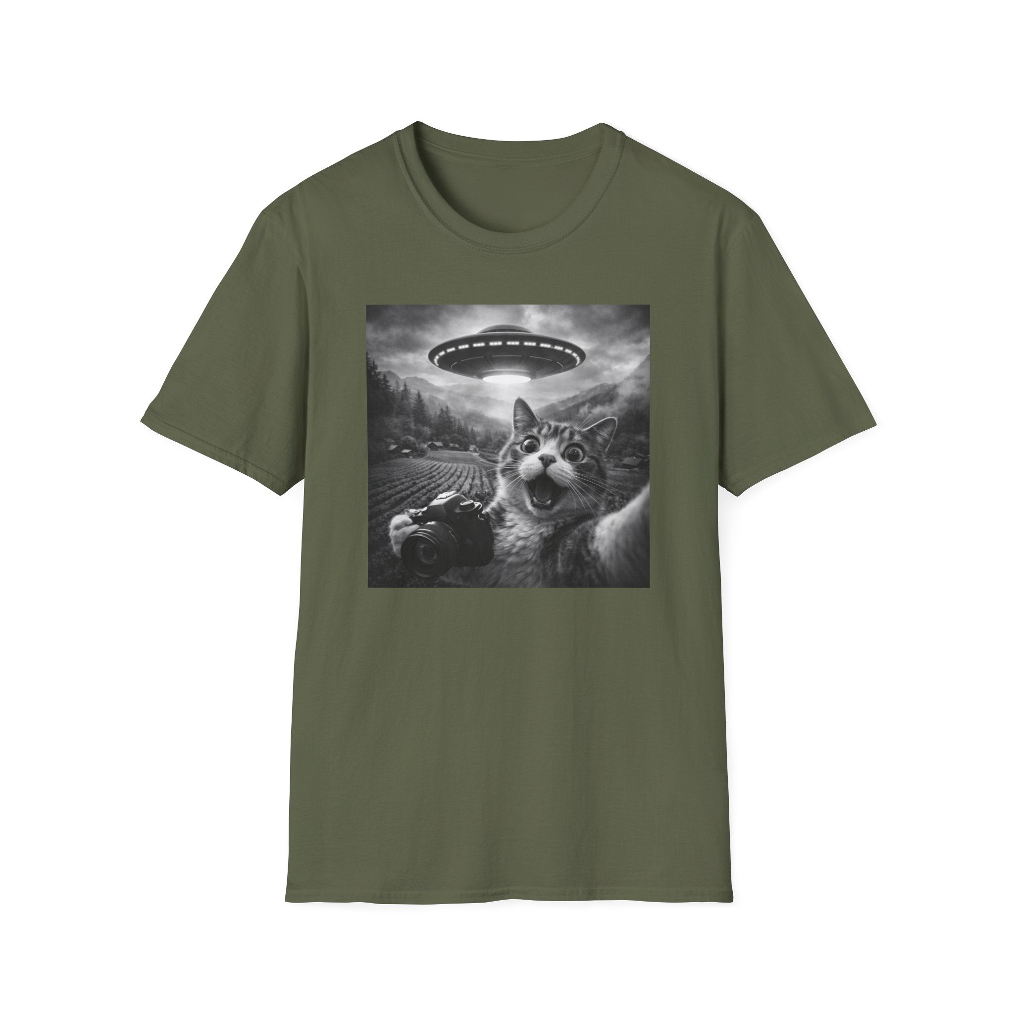 Camiseta de gato OVNI Selfie: adorable camiseta con gráfico de gato con abducción extraterrestre