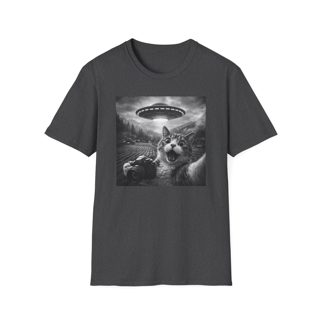 Cat UFO Selfie T-Shirt — Cute Alien Abduction Cat Graphic Tee