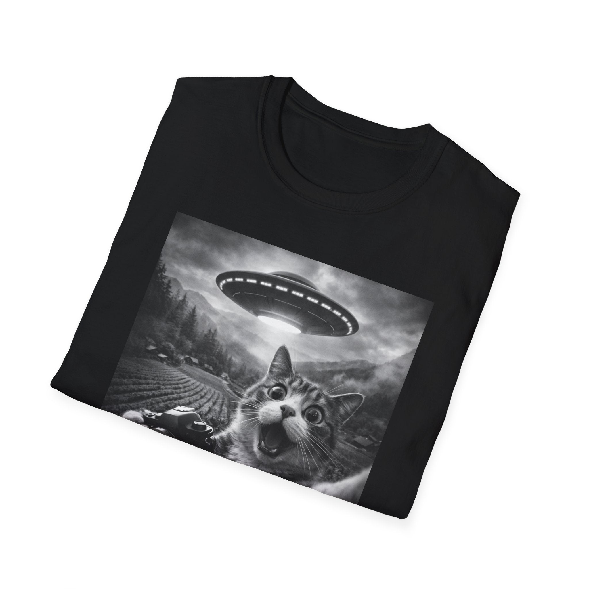 Camiseta de gato OVNI Selfie: adorable camiseta con gráfico de gato con abducción extraterrestre