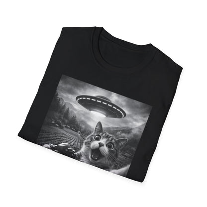 Camiseta de gato OVNI Selfie: adorable camiseta con gráfico de gato con abducción extraterrestre