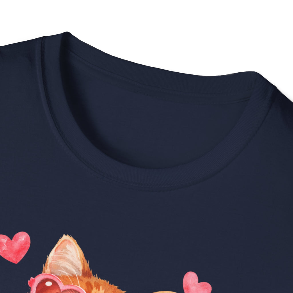 Todo lo que necesitas es amor... y una camiseta de gato — Linda camiseta de gatito con gafas de sol y corazón