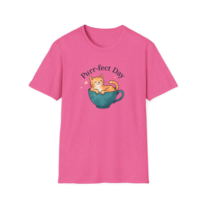 Camiseta de gato en taza de té