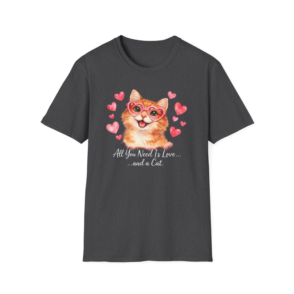 Todo lo que necesitas es amor... y una camiseta de gato — Linda camiseta de gatito con gafas de sol y corazón