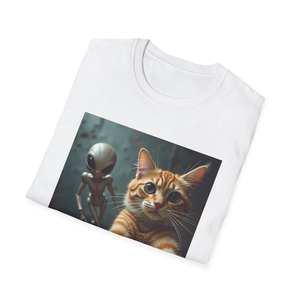Camiseta Selfie Extraterrestre — Camiseta con gráfico de un lindo gato pelirrojo y un amigo OVNI