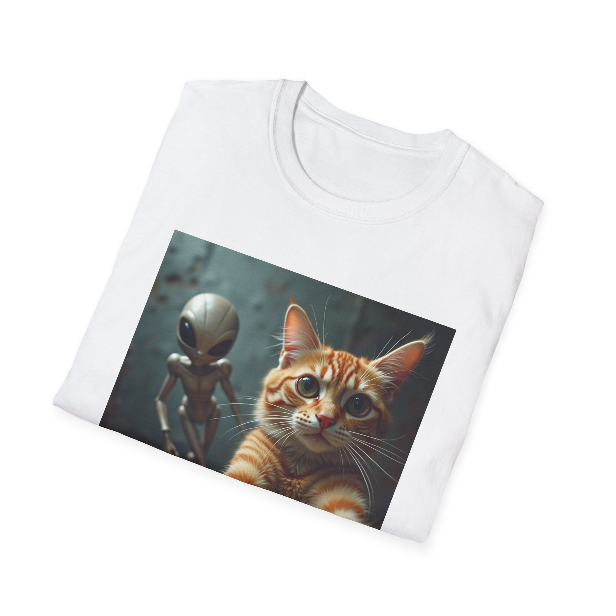 Camiseta Selfie Extraterrestre — Camiseta con gráfico de un lindo gato pelirrojo y un amigo OVNI